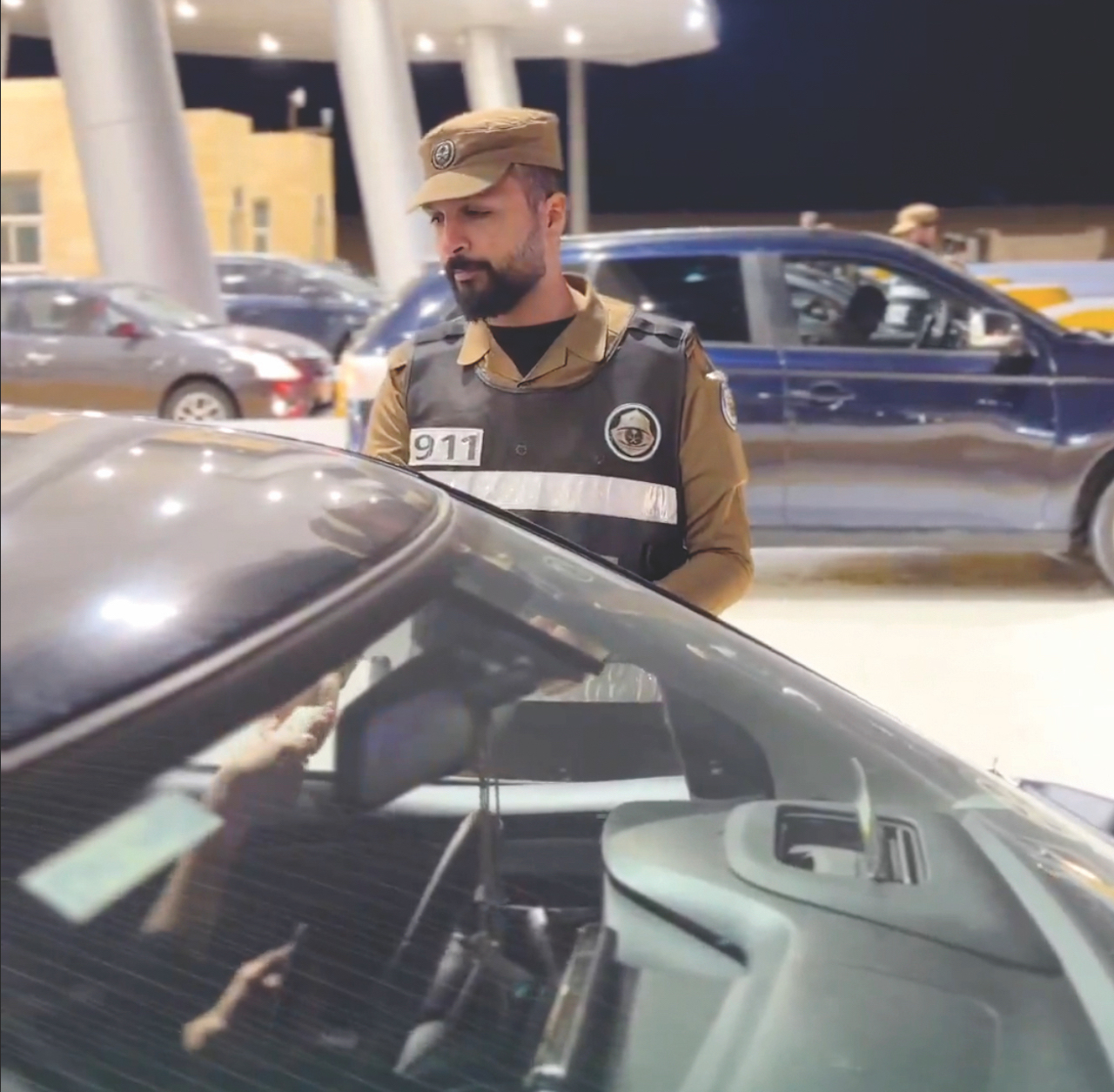 Security forces are enforcing measures to stop individuals without Hajj permits. (X: @SA_HWY_SECURITY)