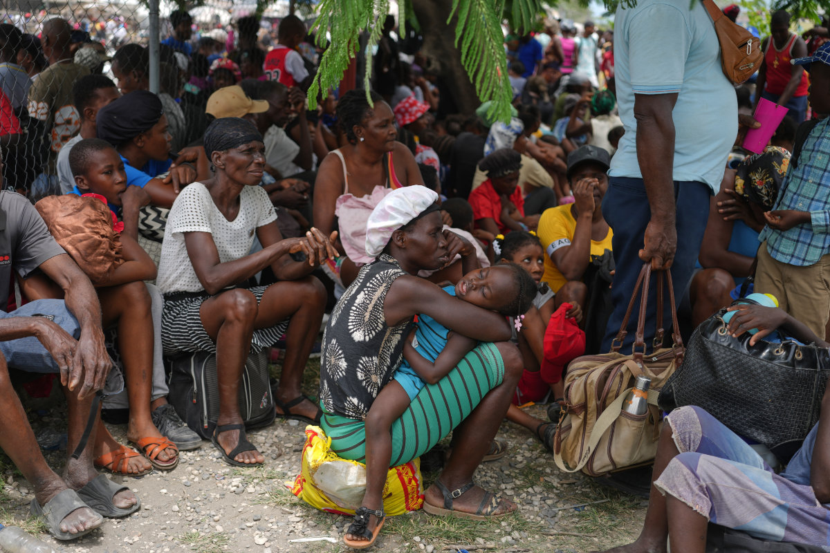 A new wave of gang violence in Haiti displaces hundreds of people