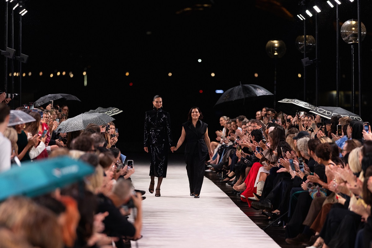 Shanina Shaik returned to the runway at Australian Fashion Week for Carla Zampatti. (Getty Images)