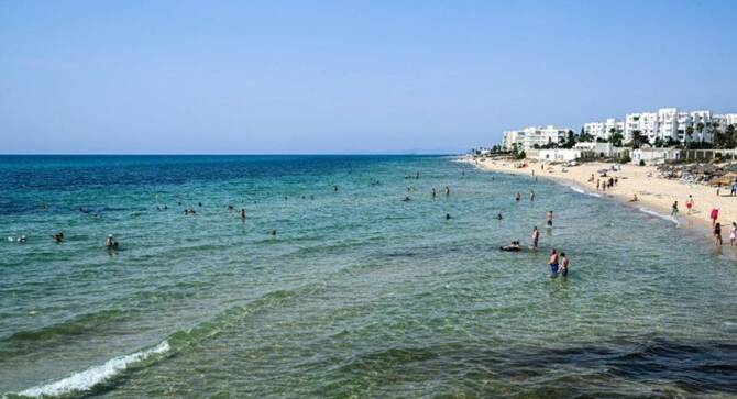 British package holiday group On the Beach reinstated its annual profit forecast on Tuesday but at a level below its previous estimate, sending its shares 18 percent lower as the company grapples with a slowdown in bookings due to the Iran war. (X/@zetacompa)