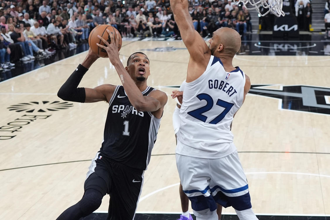 Victor Wembanyama returns in big way, Spurs take series lead on Wolves