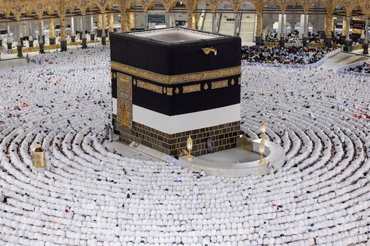 Above, pilgrims at the Grand Mosque in Makkah. (AN file photo)