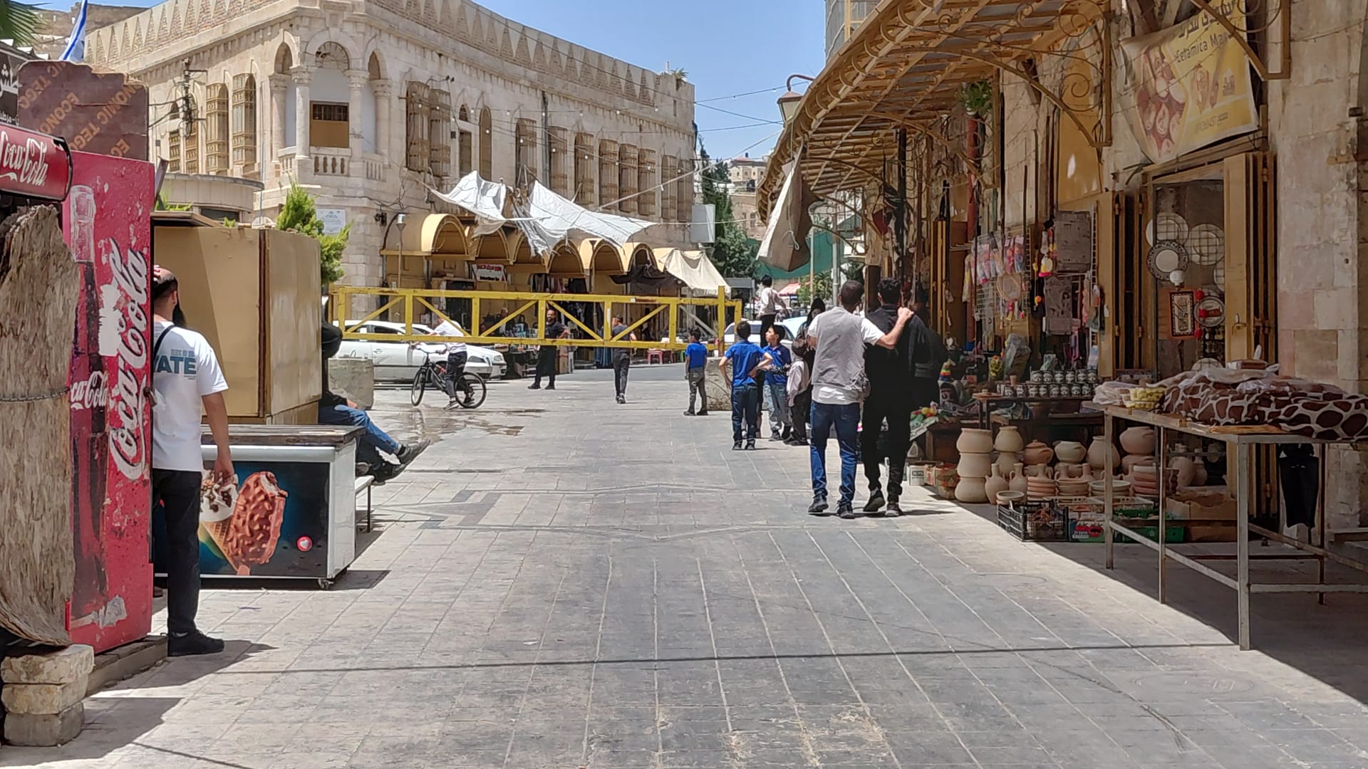 Israel further restricts Palestinian movement in Hebron with iron gate