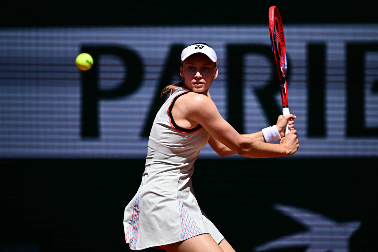 Swiatek, Rybakina cruise through Roland Garros openers