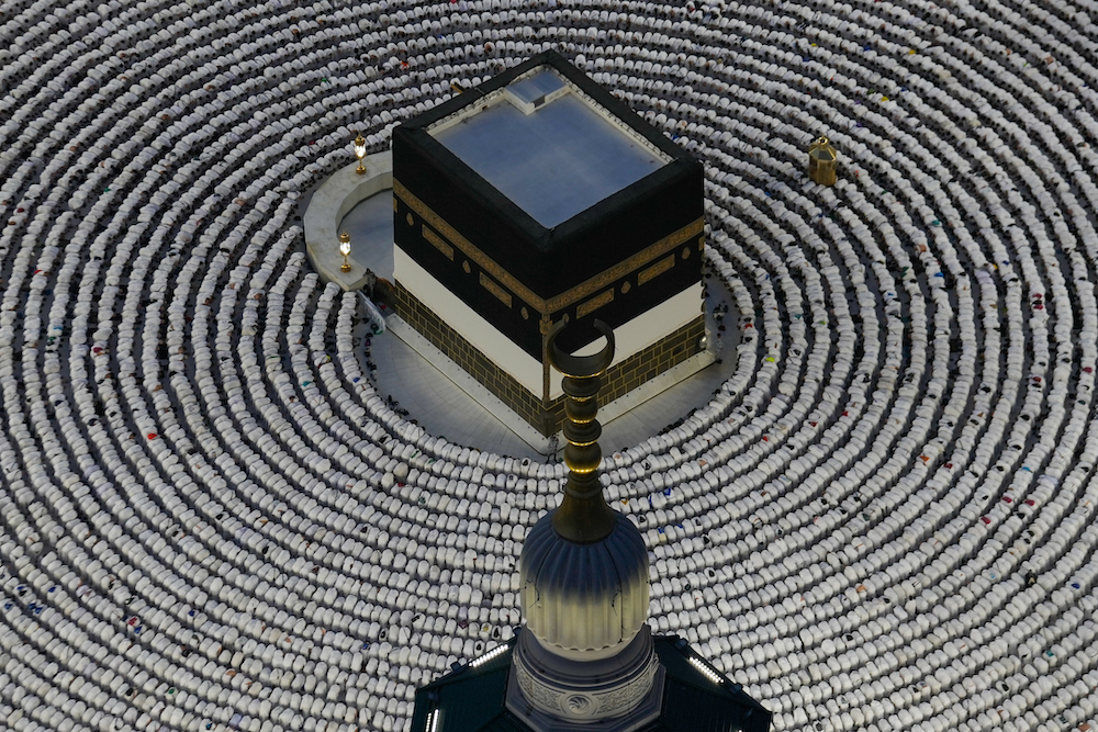 Key sermons during this year’s Hajj season will be delivered in 35 languages to millions of worshippers around the world thanks to a translation service provided by the Presidency of Religious Affairs at the Grand Mosque and the Prophet’s Mosque. (AP)