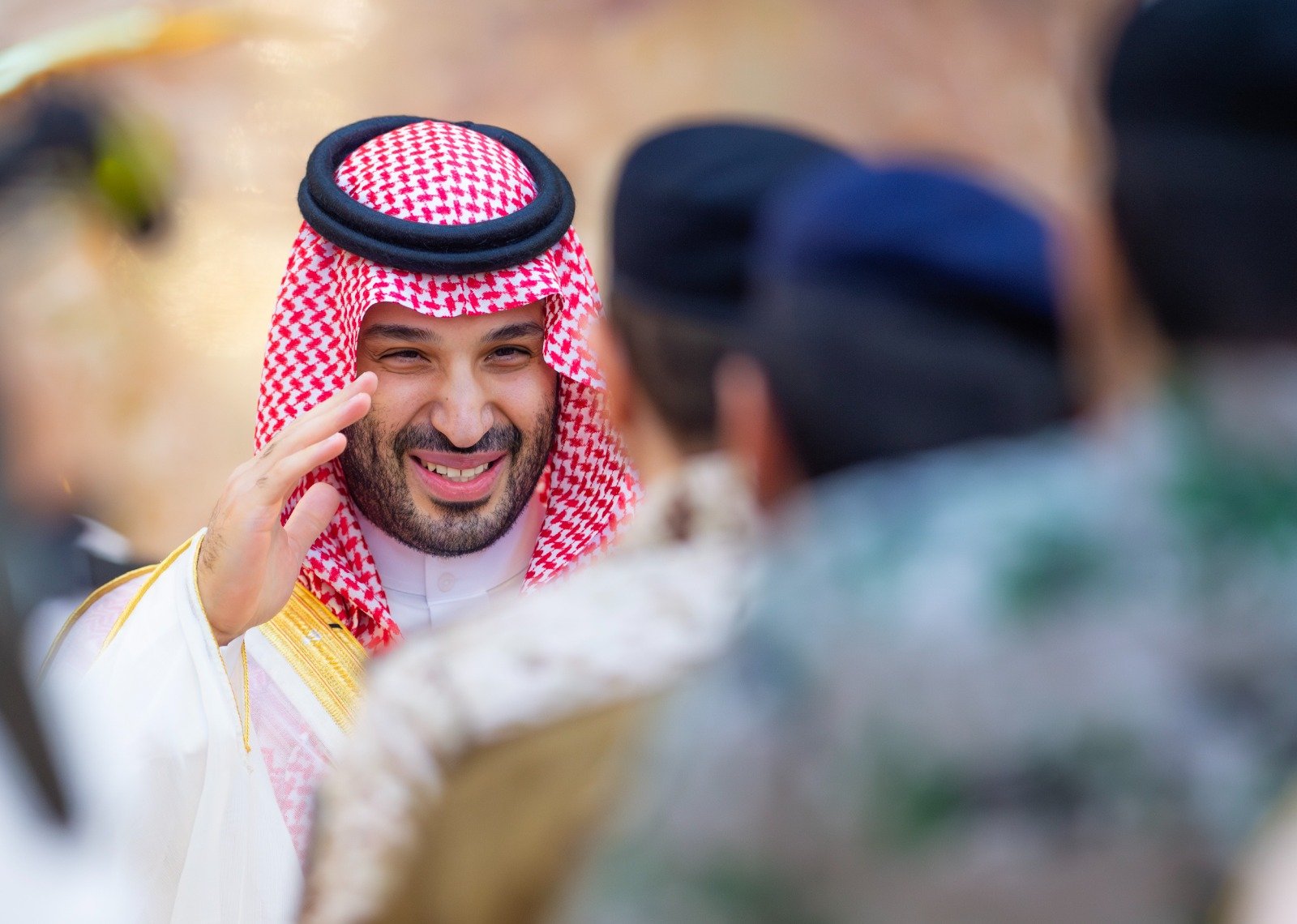 Crown prince salutes Hajj workforce at Eid reception in Mina