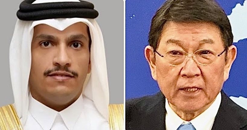 Japanese FM Motegi Toshimitsu, right, and Qatari PM Sheikh Mohammed bin Abdulrahman Al-Thani agreed on the necessity of de-escalating tensions in the Arabian Gulf. (ANJ/Qatar MOFA)