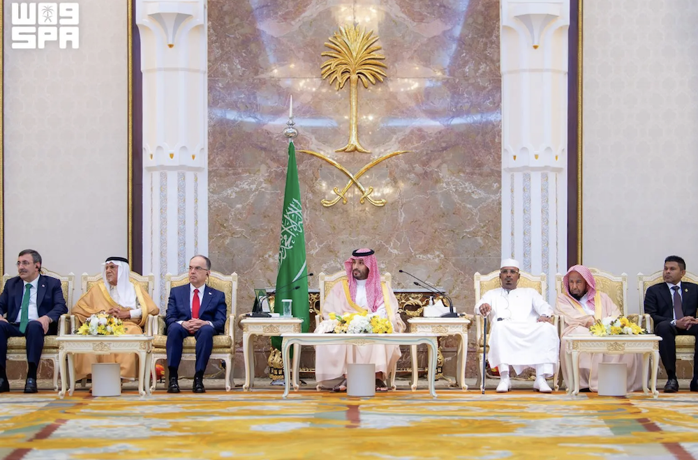 Saudi Crown Prince Mohammed bin Salman hosted the Kingdom’s annual reception for heads of state, senior officials, Islamic figures and Hajj delegation leaders at Mina Palace on Thursday following this year’s pilgrimage. (SPA)