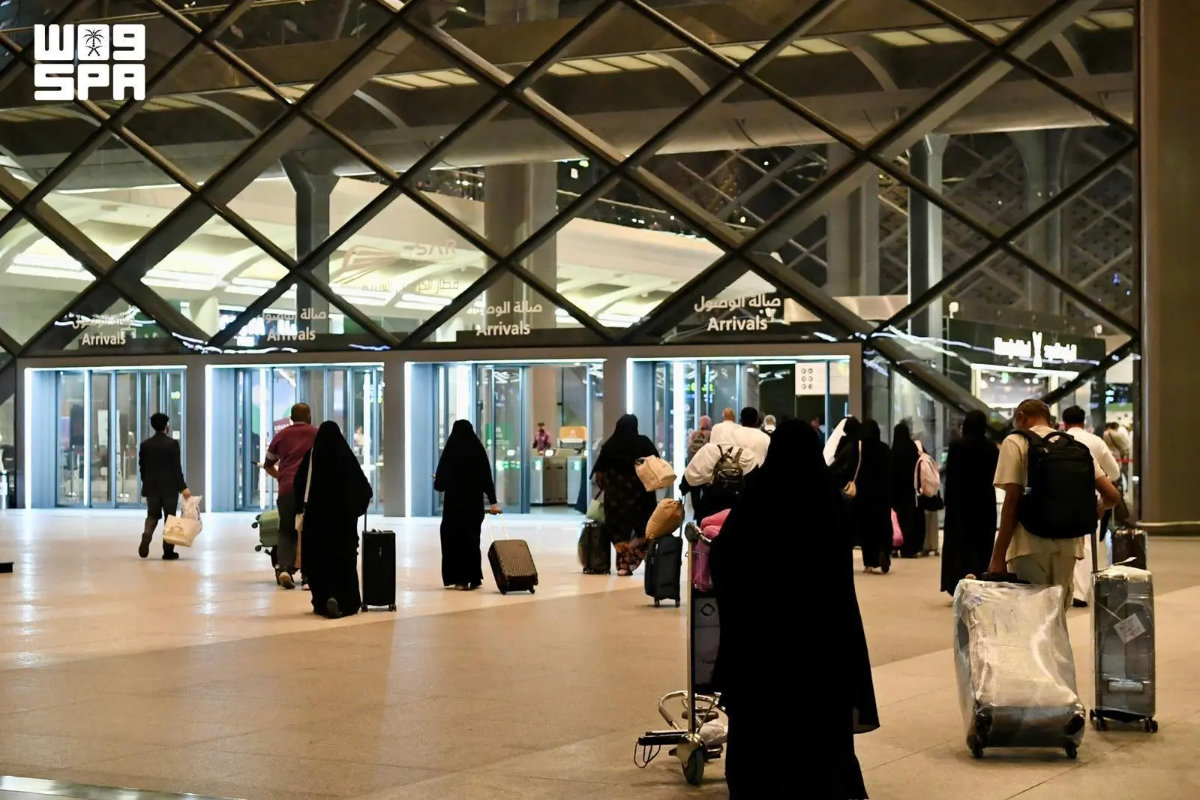 Madinah welcomed the first post-Hajj arrivals on Friday after pilgrims completed the rites of Hajj in Mina, Arafat and Muzdalifah. (SPA photo)