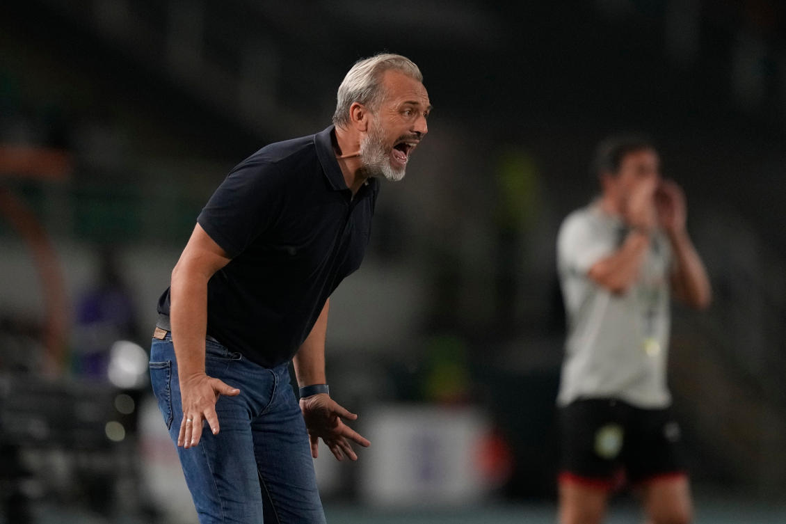 DR Congo’s head coach Sebastien Desabre shouts during the African Cup of Nations Round of 16 match against Egypt, at the Laurent Pokou stadium in San Pedro, Ivory Coast, Jan. 28, 2024. 2024. (AP)