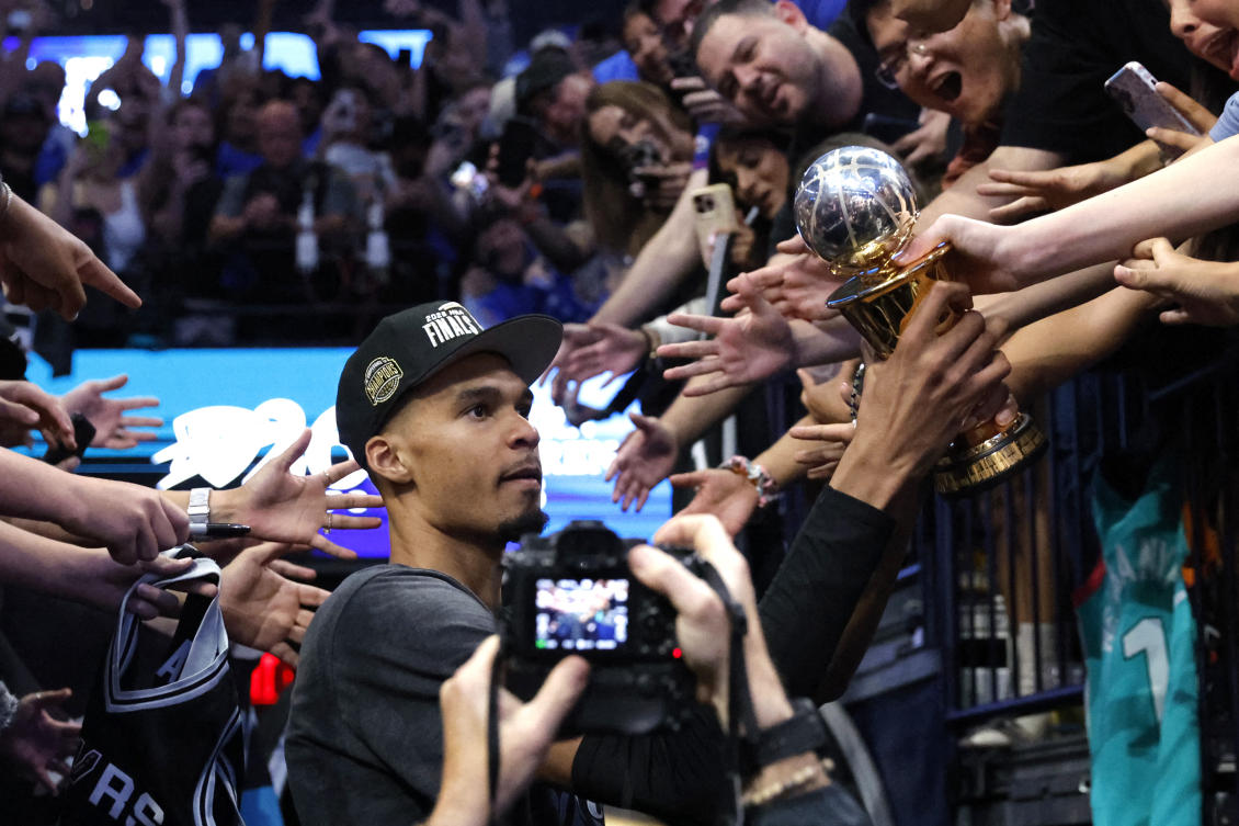 Spurs dethrone Thunder to reach NBA Finals against Knicks