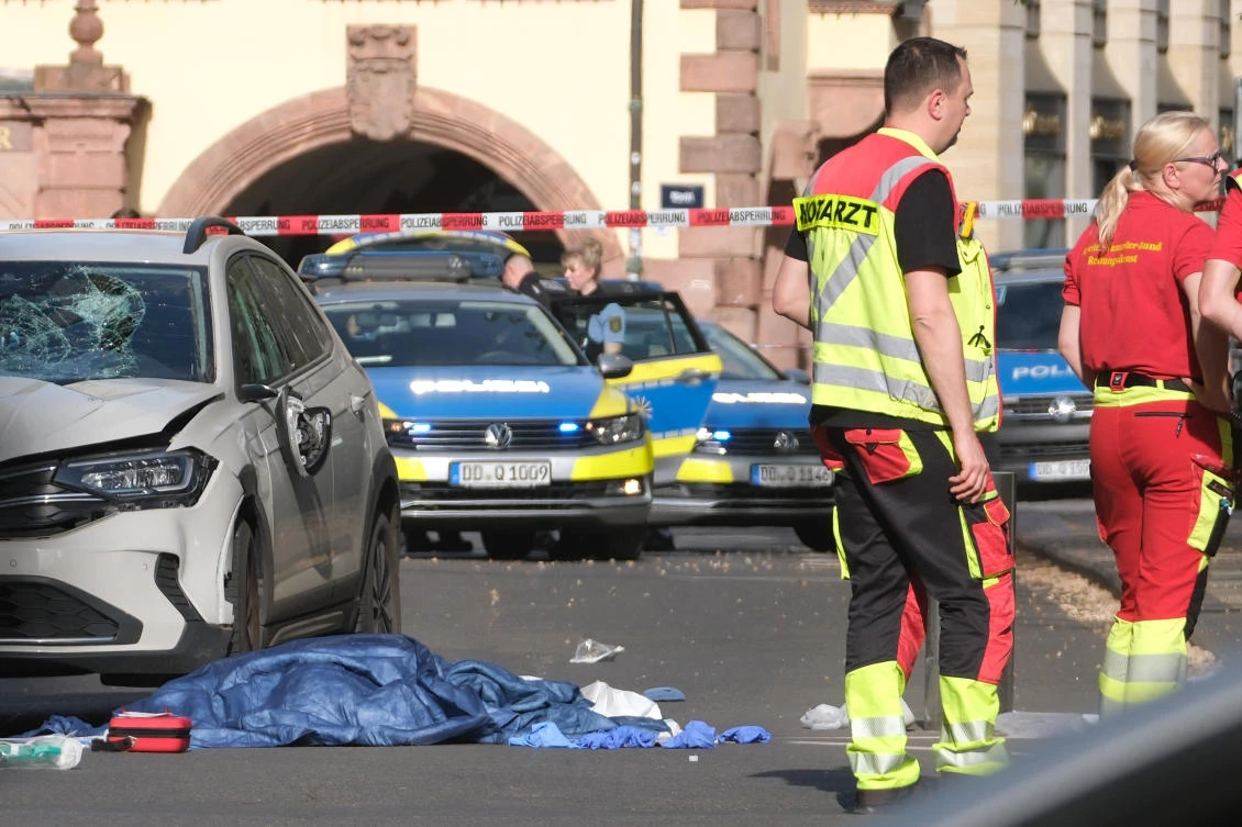 Driver arrested in Germany after reports car runs into crowd in Leipzig