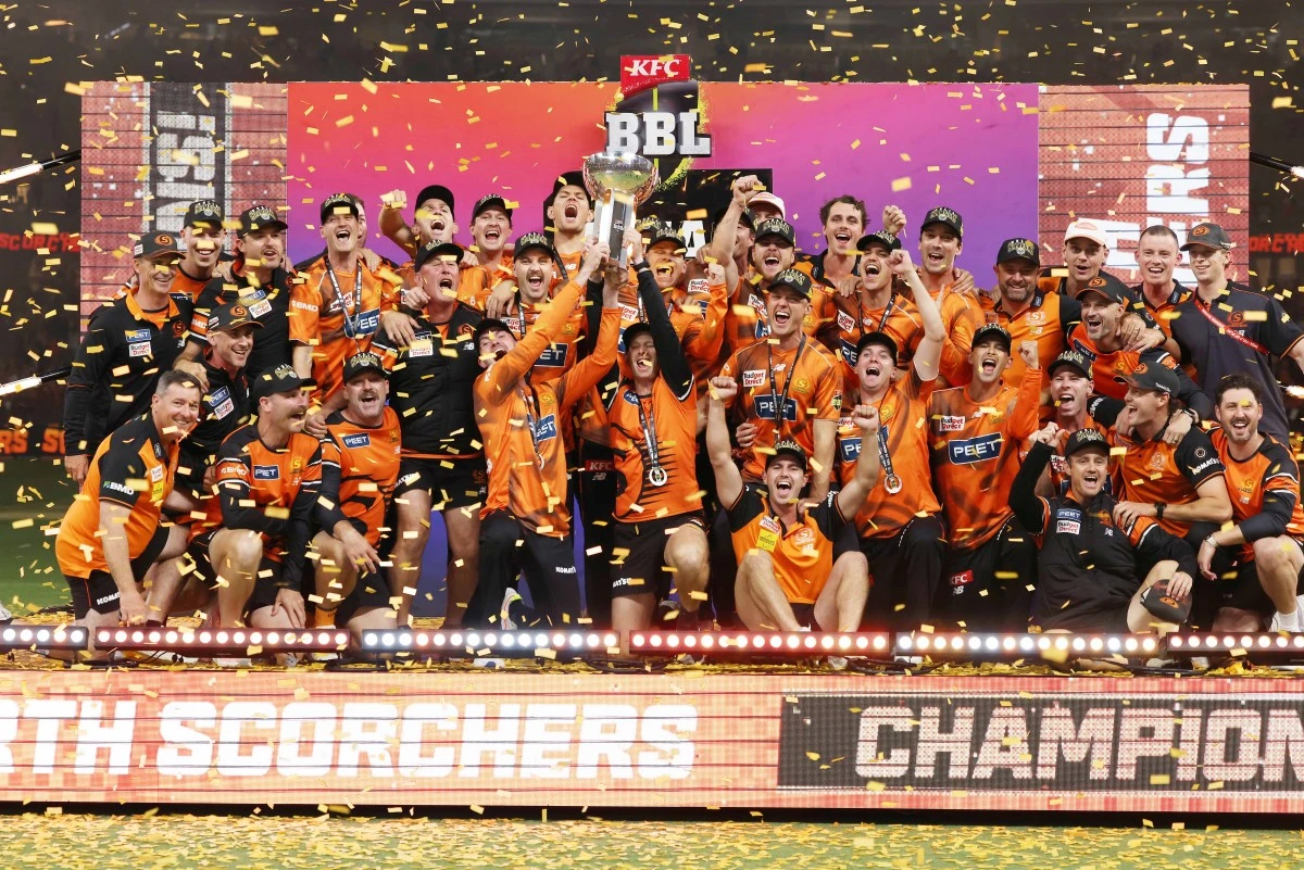 Perth Scorchers players celebrate their win after the Big Bash League T20 cricket final between Perth Scorchers and Sydney on Jan. 25, 2026. (AFP file photo)