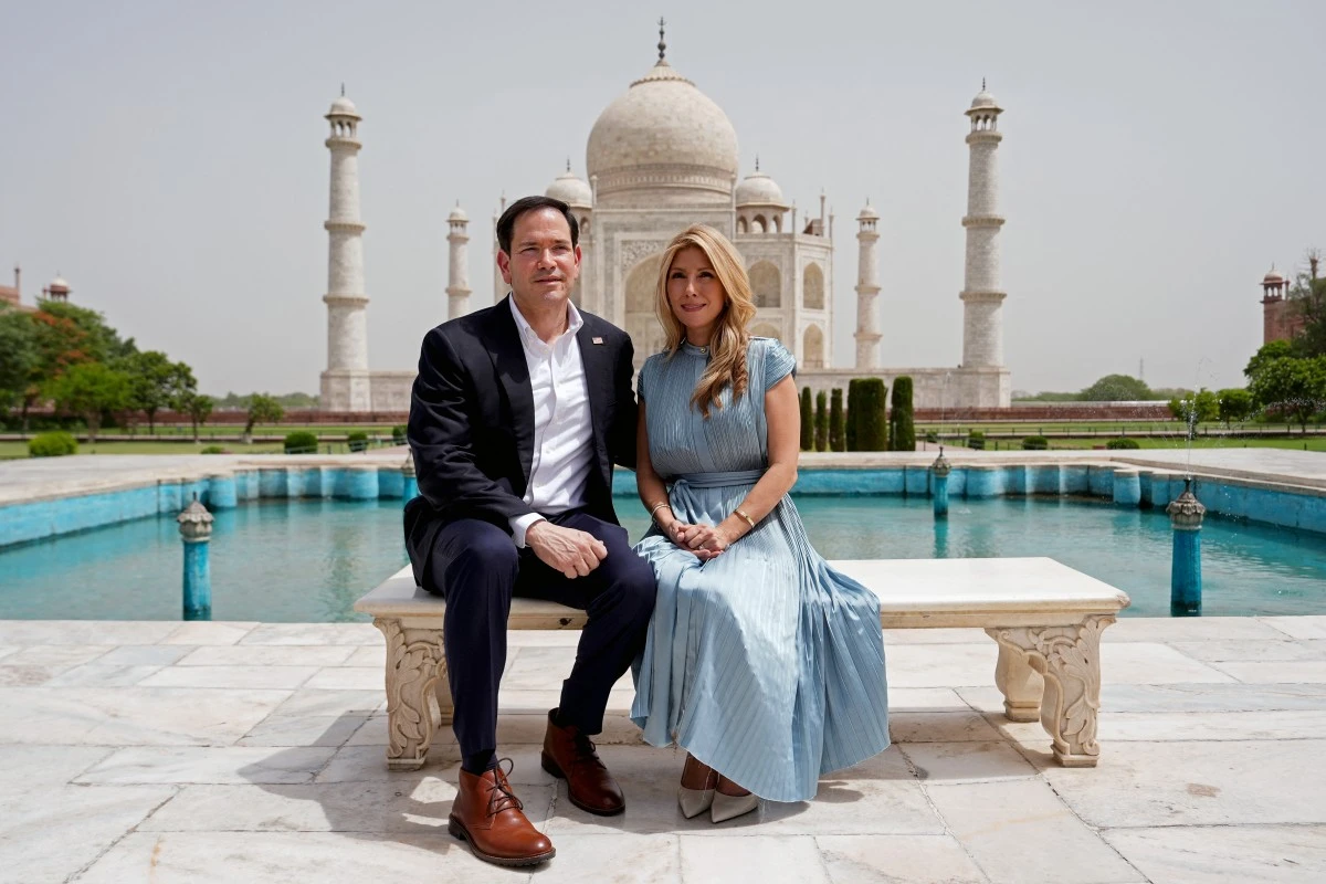 US Secretary of State Marco Rubio poses alongside his wife Jeanette at the Taj Mahal in Agra on May 25, 2026. (File/AFP)