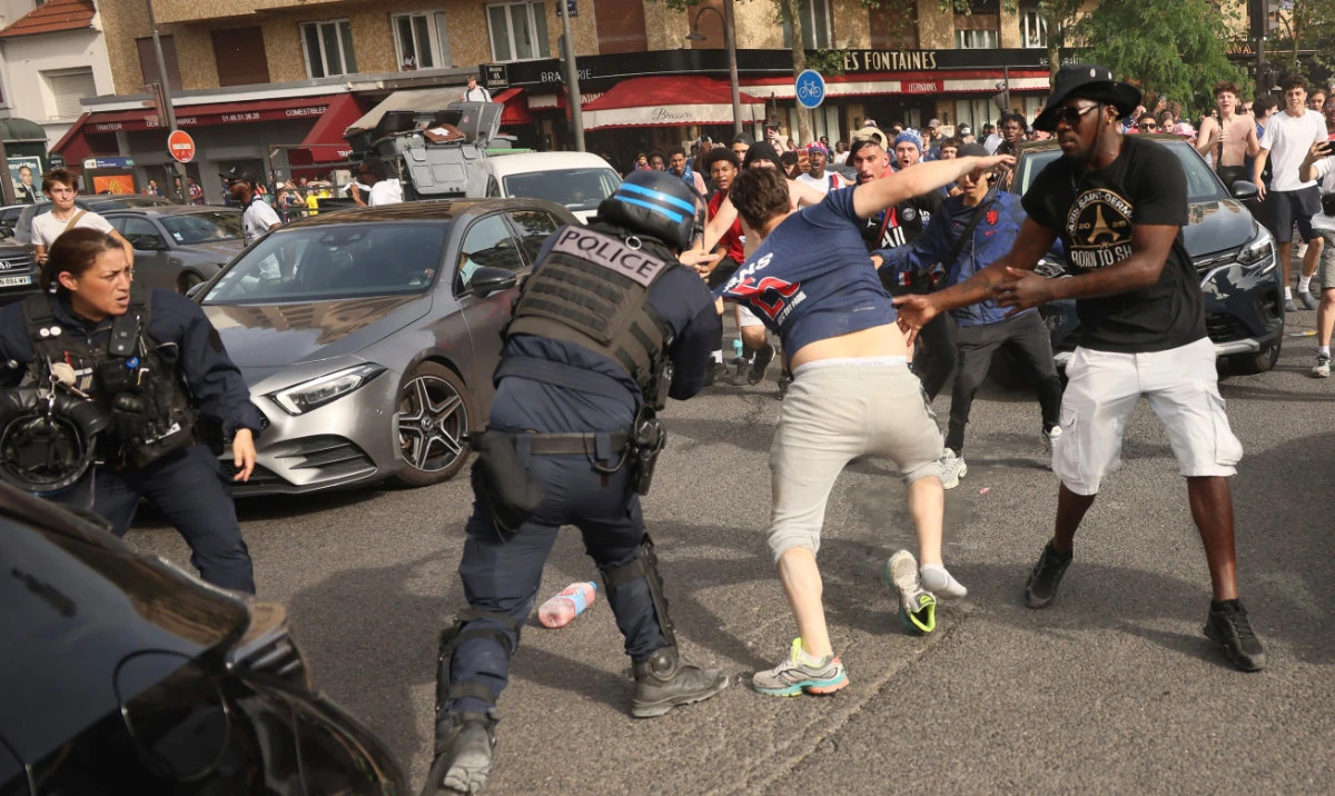 Hundreds arrested as clashes erupt in Paris on PSG victory night