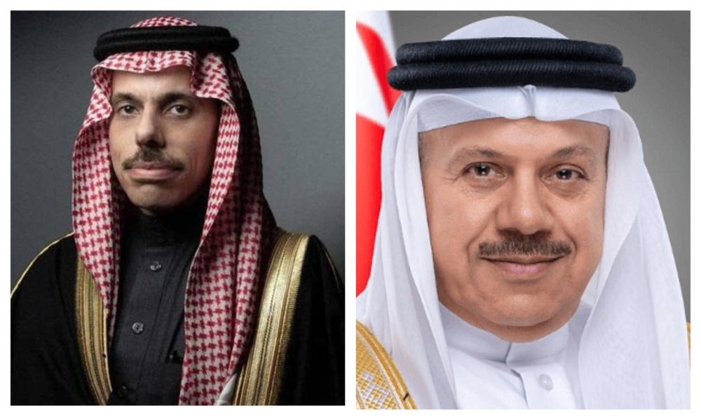 Saudi Foreign Minister Prince Faisal bin Farhan and his Bahraini counterpart Abdullatif bin Rashid Al-Zayani. (File/AFP/ @bahdiplomatic)