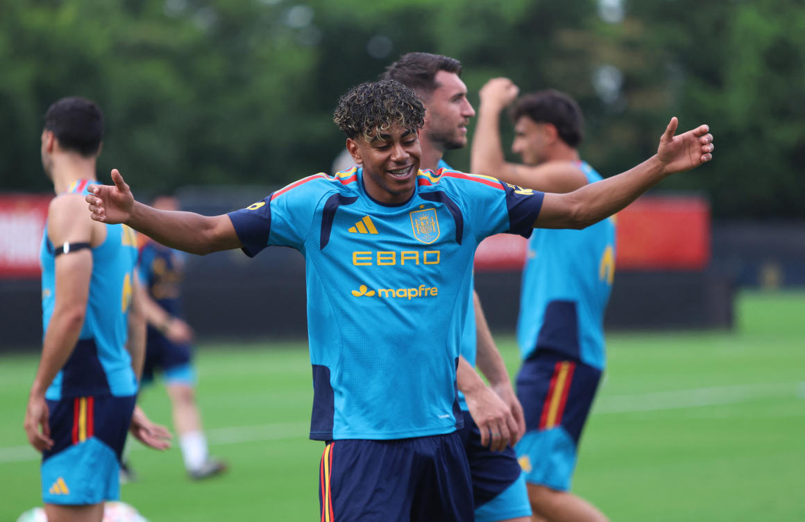 Teenage Barcelona star Lamine Yamal and fellow winger Nico Williams will be available for Spain’s World Cup opener against debutants Cape Verde on June 15, coach Luis de la Fuente said on Sunday. (REUTERS)