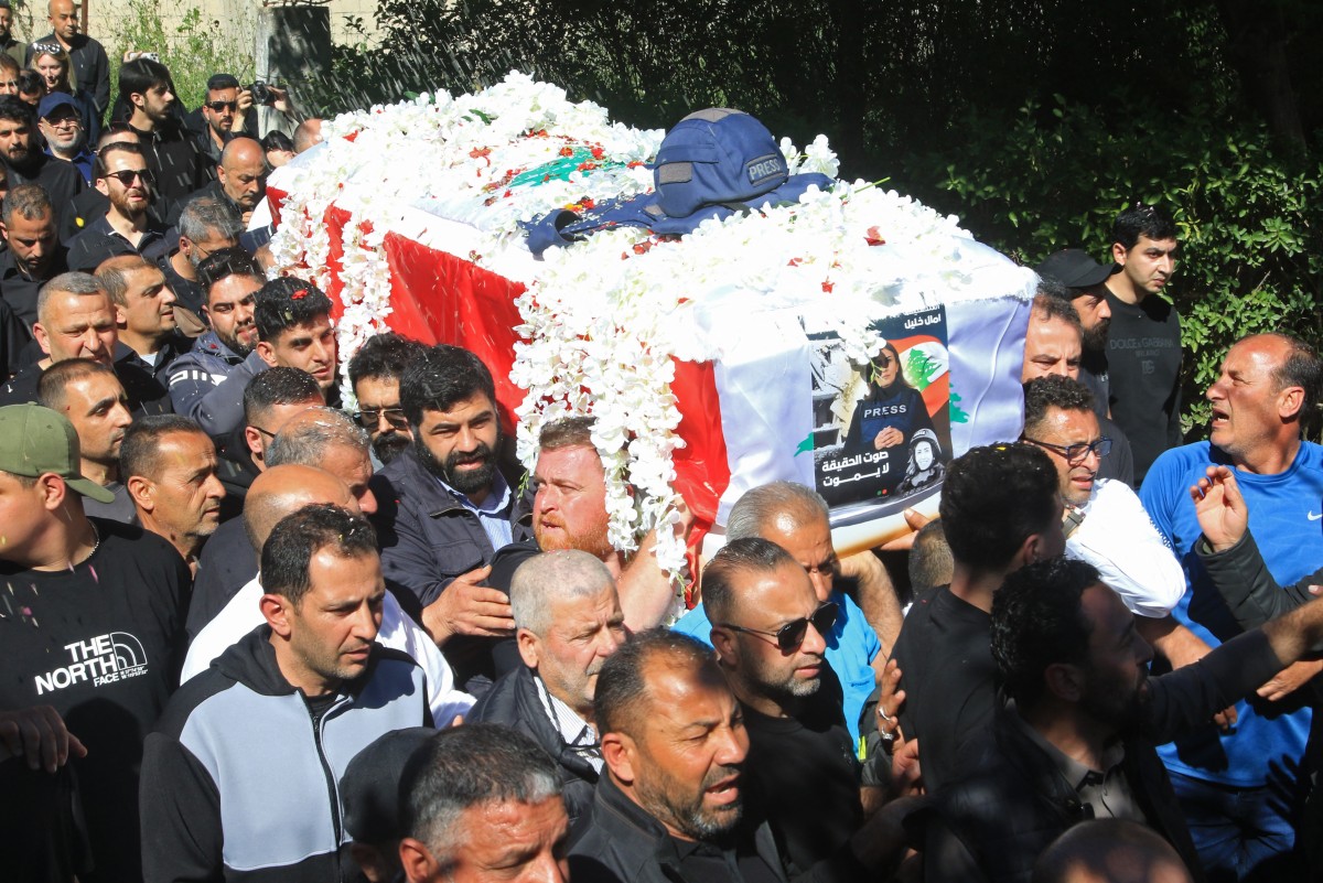 Israeli forces accused of blocking rescue efforts to Lebanese journalist wounded in airstrike