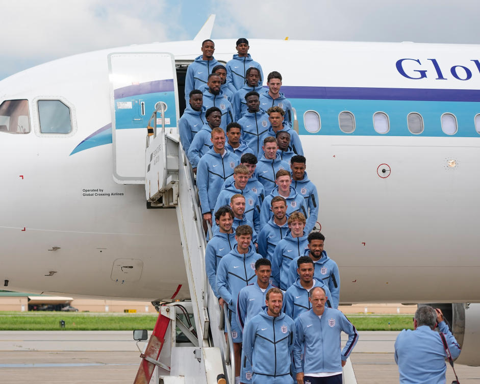 England’s national team pose for a photo after arriving for the World Cup soccer tournament in Kansas City, Jun. 13, 2026. (AP)