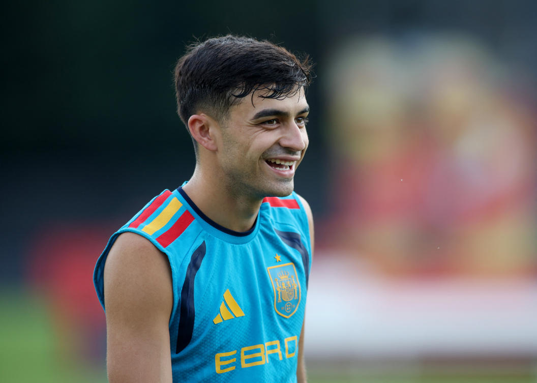 Pedri watched his heroes Xavi Hernandez and Andres Iniesta conquer the world from his family’s bar as a boy, now Spain’s latest midfield maestro is chasing the same dream. (REUTERS)