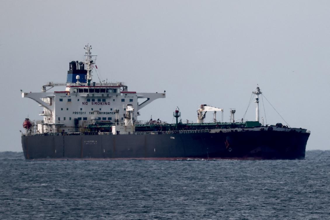 The Mozambican-flagged oil tanker "Deyna", suspected of belonging to the Russian's shadow fleet, is seen outside the coast of Martigues near the port of Marseille-Fos on Mars 23, 2026. (FILE/AFP)
