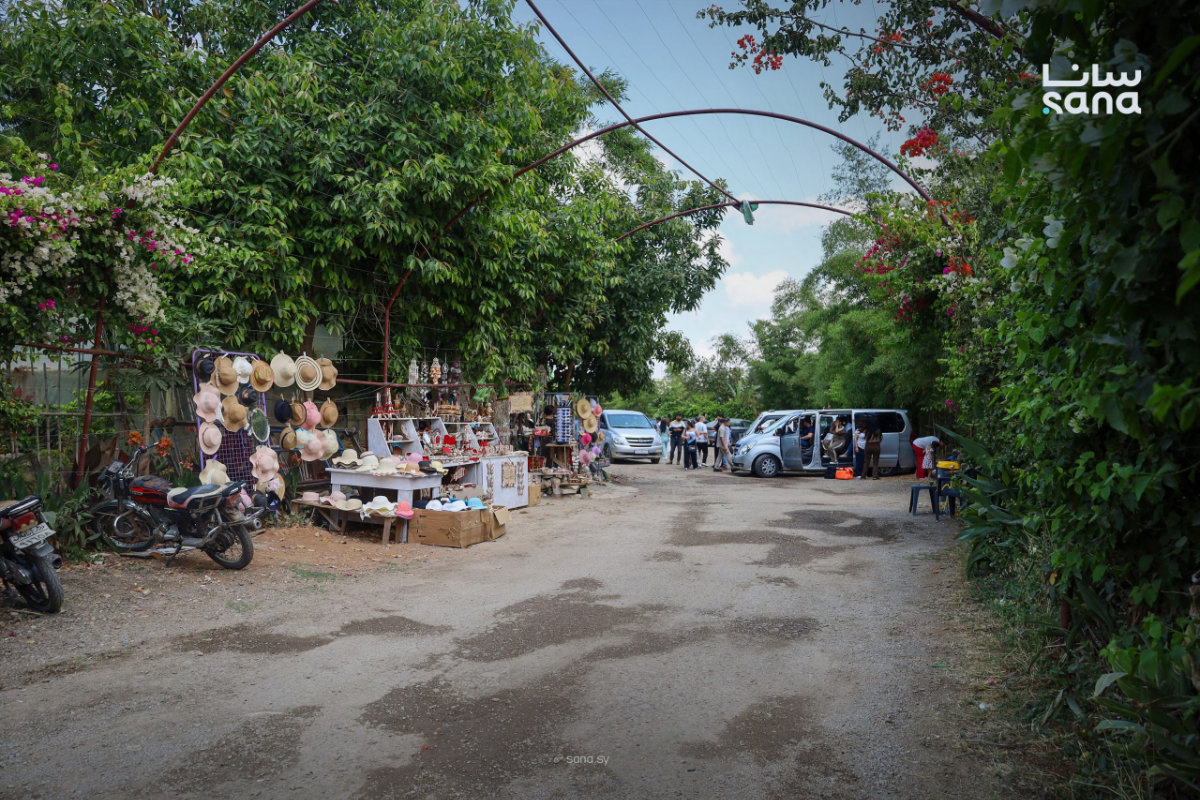 Visitors at the tropical forest in Blata al-Gharbiya village, near Tartus on Syria's Mediterranean coast. (SANA photo)