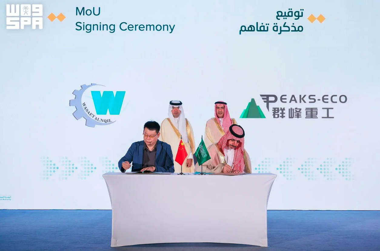 Saudi Arabia signs 6 China deals, awards $506m housing projects