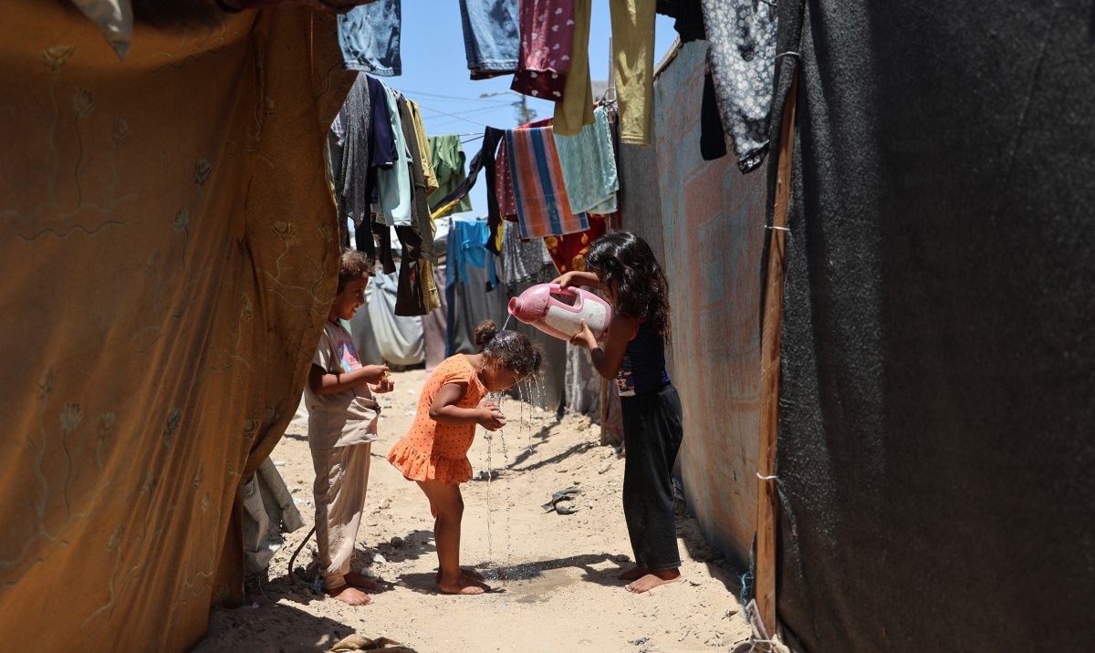 UN officials say Israeli restrictions on aid deliveries continue to hamper civilian access to essential supplies across Gaza. (AFP)
