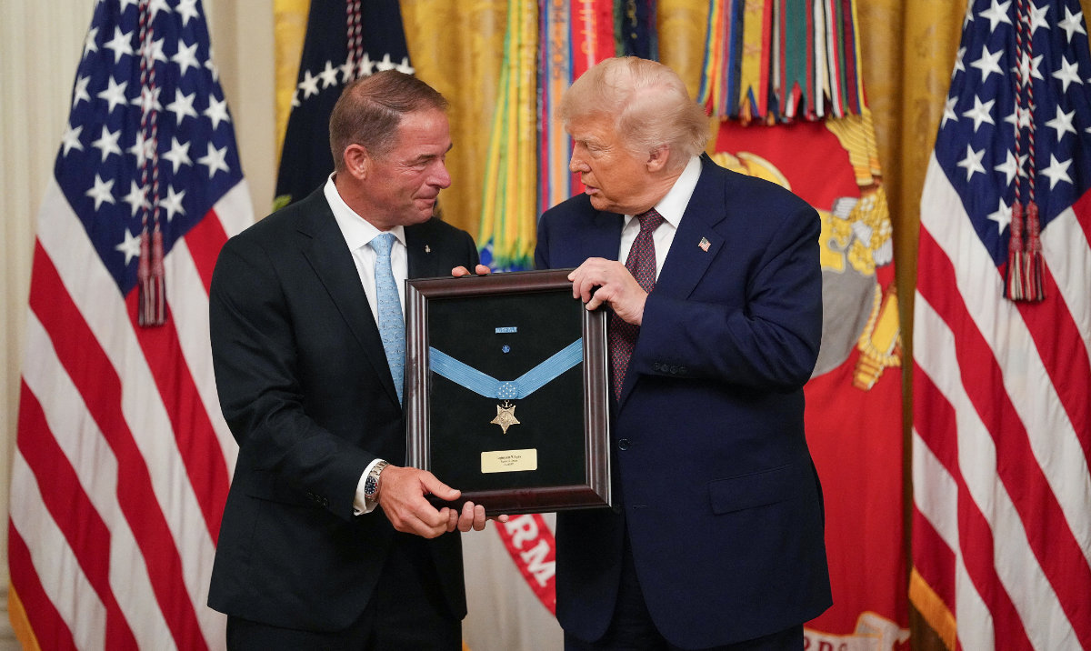 Trump presents the Medal of Honor to 3 veterans for heroism in Vietnam and Afghanistan