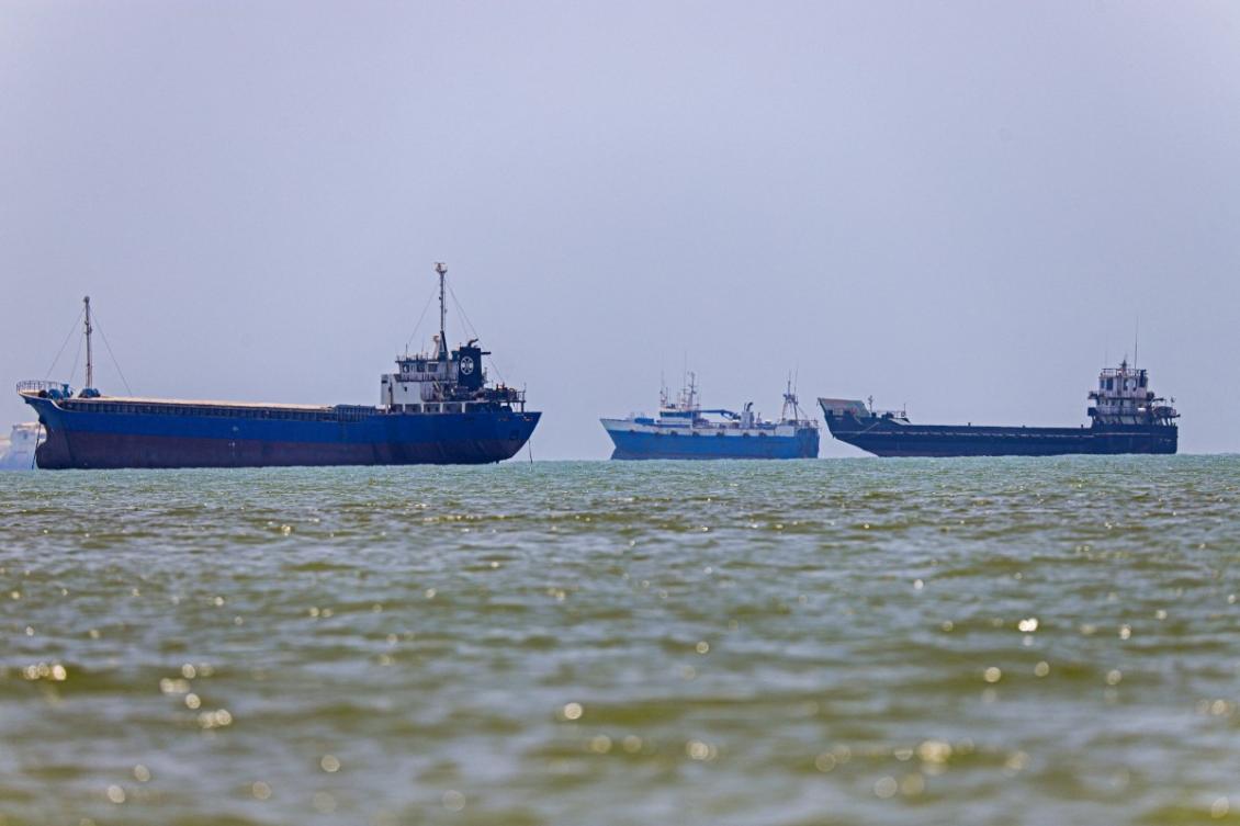 At least 35 commodity carriers transited the Strait of Hormuz on Monday, a record level since the start of the Middle East war in late February, according to data from the maritime tracking firm Kpler. (AFP)