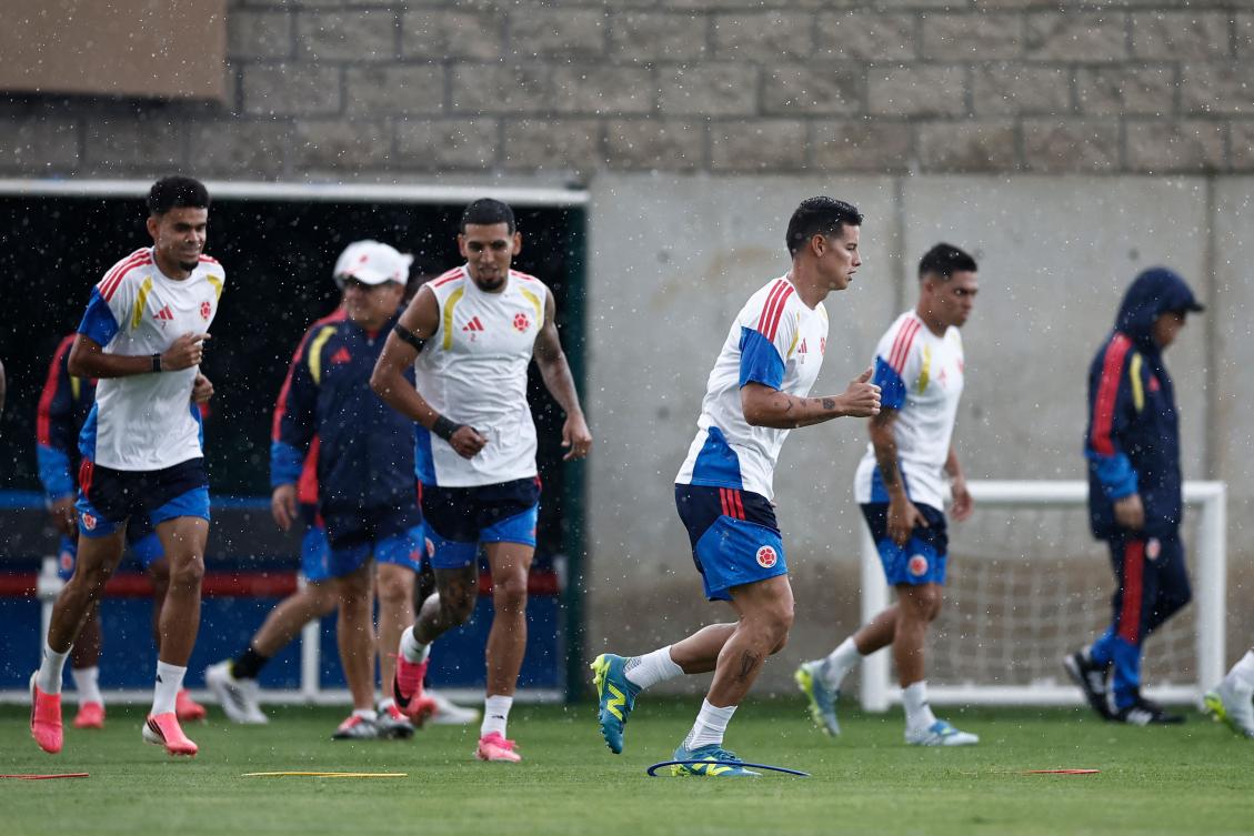 Colombia’s forward Luis Diaz, defender Daniel Munoz and midfielder James Rodriguez take part in a MD-1 training session ahead of their 2026 World Cup match against DR Congo at Academia Atlas FC in Guadalajara on Jun. 22, 2026. (AFP)