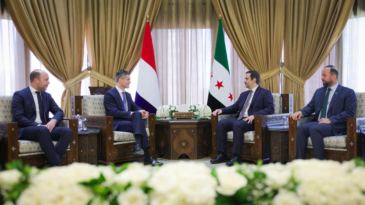 Syria’s Foreign Minister Asaad al-Shaibani receives a Dutch delegation headed by Foreign Minister Tom Berendsen in Damascus. (SANA)