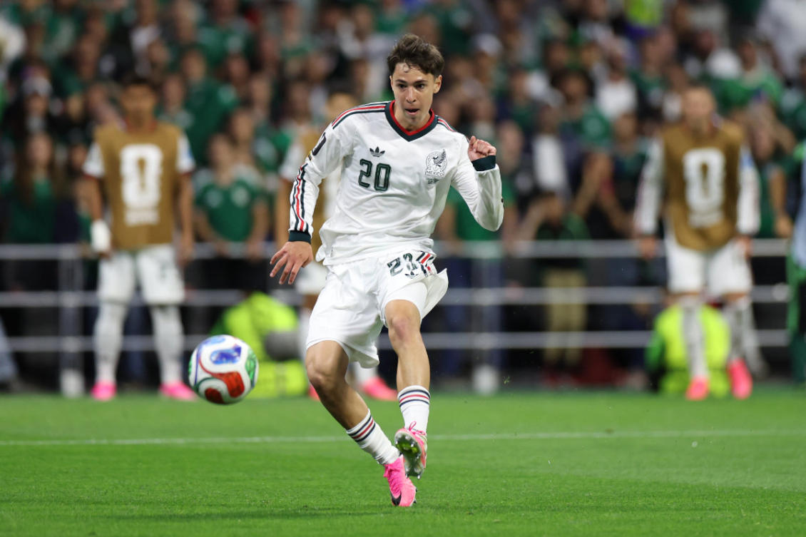 Mexico beat Czech Republic 3-0 to win all 3 World Cup group-stage matches for 1st time