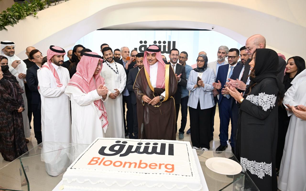 Saudi media minister visits new SRMG and Asharq Network headquarters in Riyadh