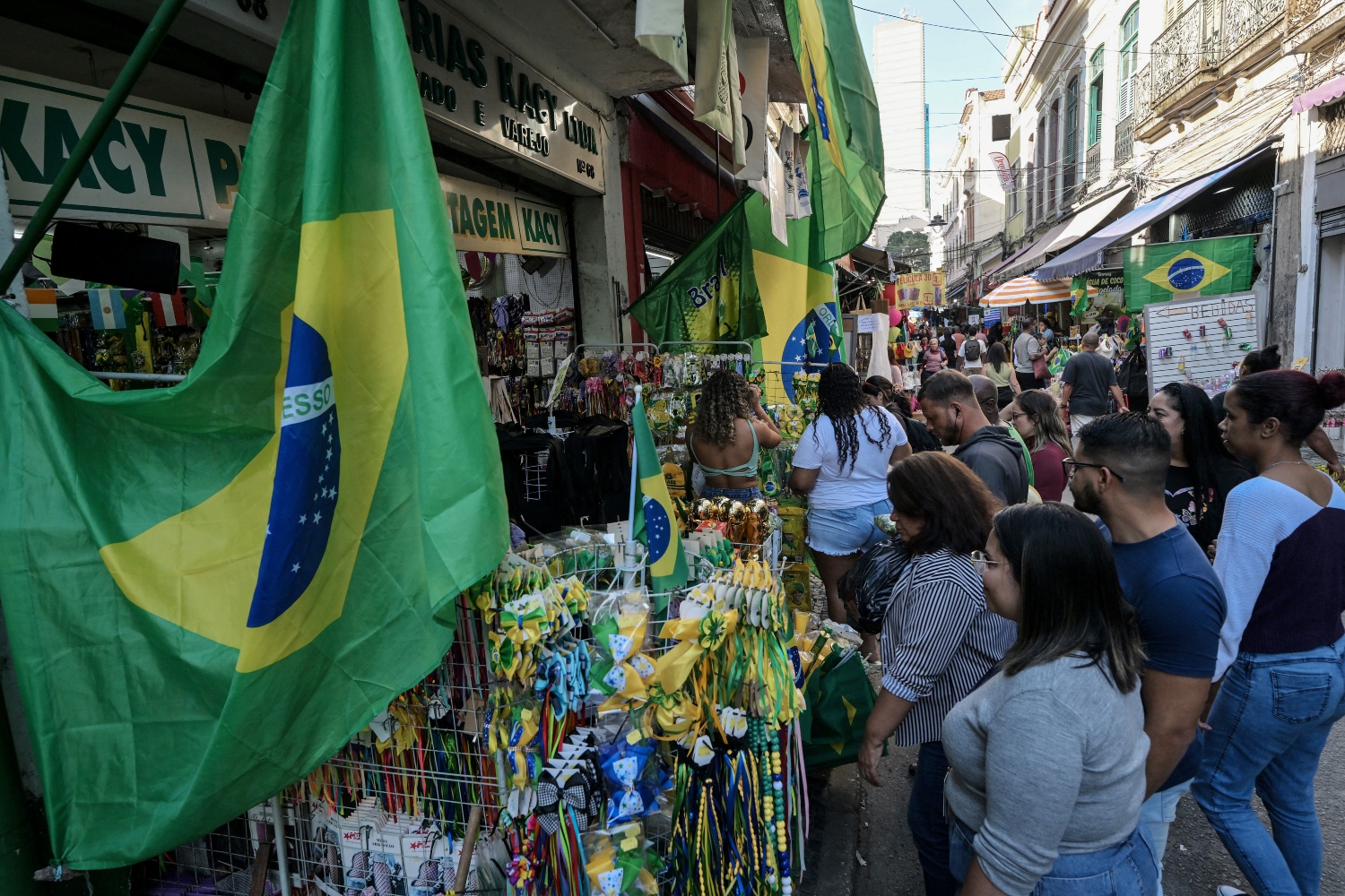 With a presidential election coming this October, Brazil appears to be suffering a “vibecession.” (File/AFP)