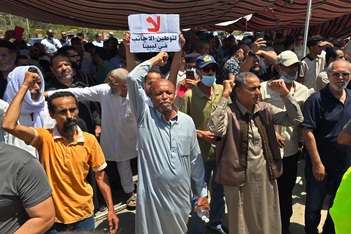Hundreds in Libya protest against migrants, refugees