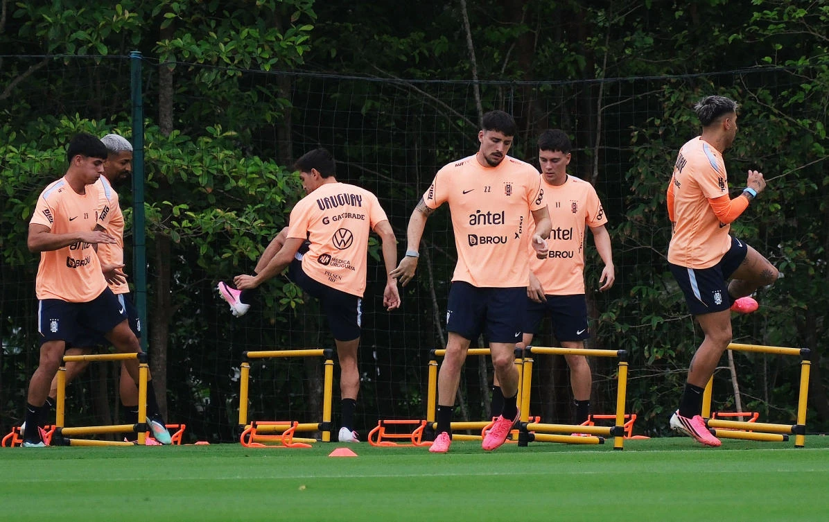 Bielsa’s new-look Uruguay test Saudi dreams of another World Cup upset
