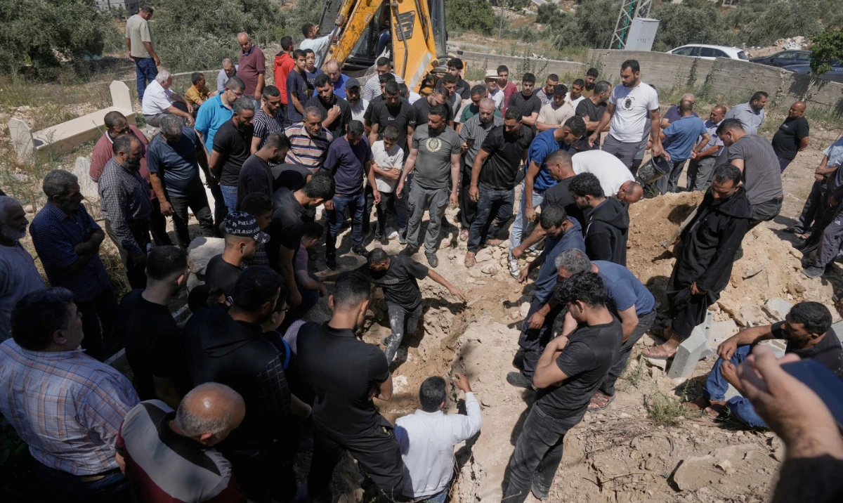 Israeli forces accused of extrajudicial killings after 2 men shot in West Bank raids