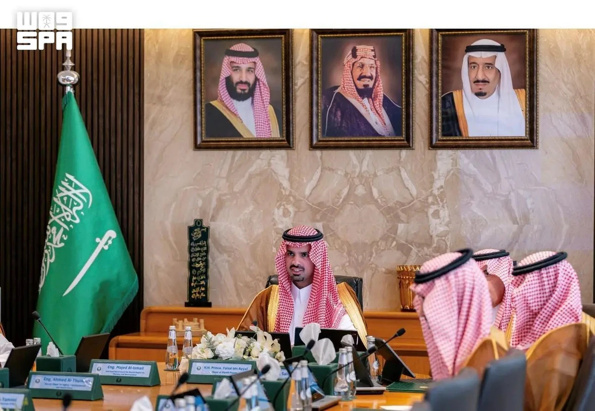 Prince Faisal bin Abdulaziz bin Ayyaf and Tokyo Governor Yuriko Koike discussed the opportunities and challenges presented by digital transformation and its role in enhancing public services. (SPA)