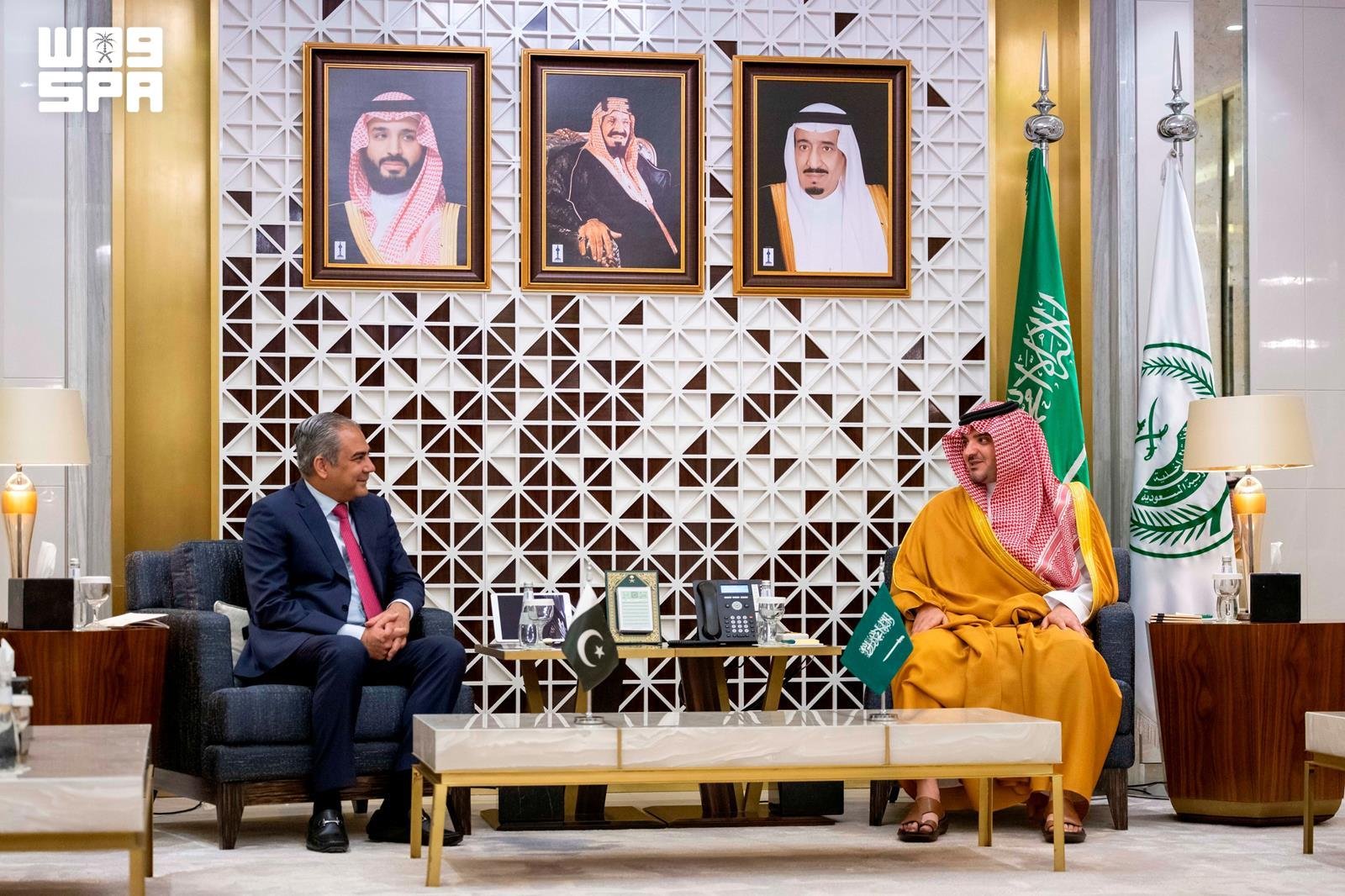 Saudi Interior Minister Prince Abdulaziz bin Saud bin Naif bin Abdulaziz receives his Pakistani counterpart Mohsin Raza Naqvi in Riyadh on Wednesday. (SPA)