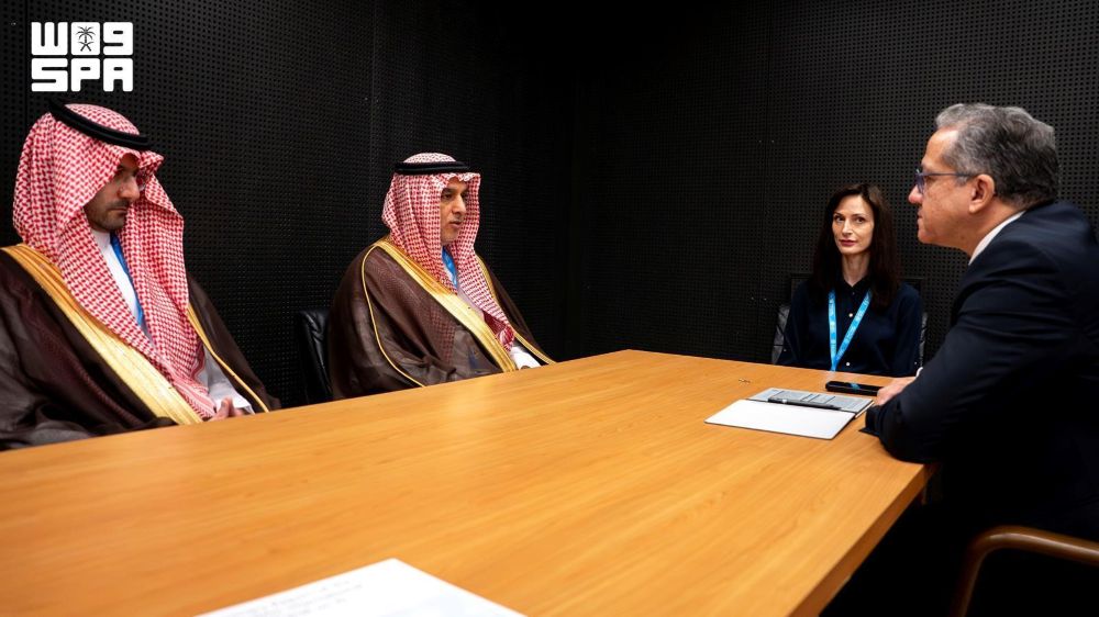 Saudi, UNESCO officials discuss AI cooperation