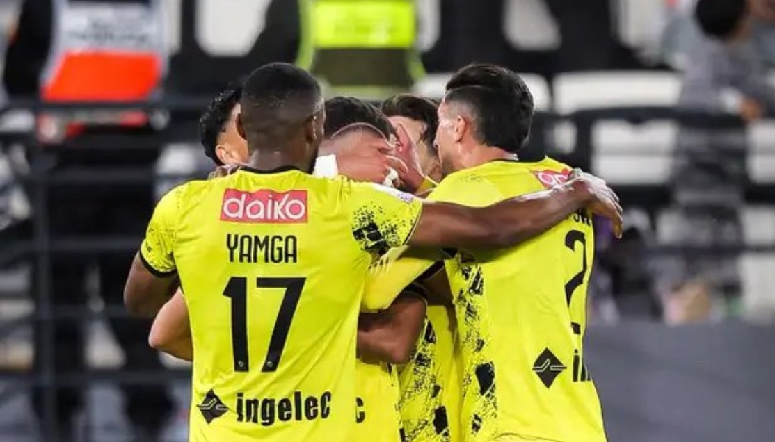 As Morocco prepare to tackle France in a World Cup quarter-final blockbuster on Thursday, pre-season outsiders Maghreb Fes have won a thrilling league title race in the African kingdom. (X/@CallingBreak365)