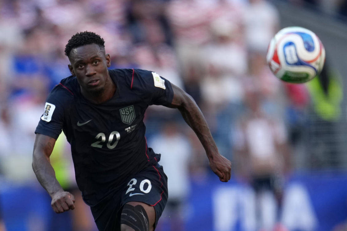 United States’ Folarin Balogun chases the ball during the World Cup round of 16 soccer match between the United States and Belgium in Seattle, Jul. 6, 2026. (AP)