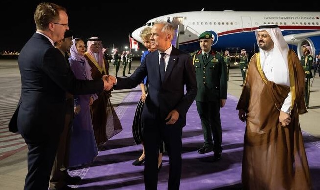 Canadian Prime Minister Mark Carney was welcomed at Jeddah’s international airport by several dignitaries, including Prince Saud bin Mishal bin Abdulaziz, deputy governor of the Makkah region. SPA