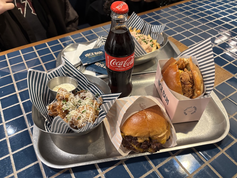 Restaurants across Saudi Arabia are introducing seasonal menu items and viral food concepts more frequently as businesses adapt to fast-changing consumer trends and online demand. (AN Photo/Waad Hussain)