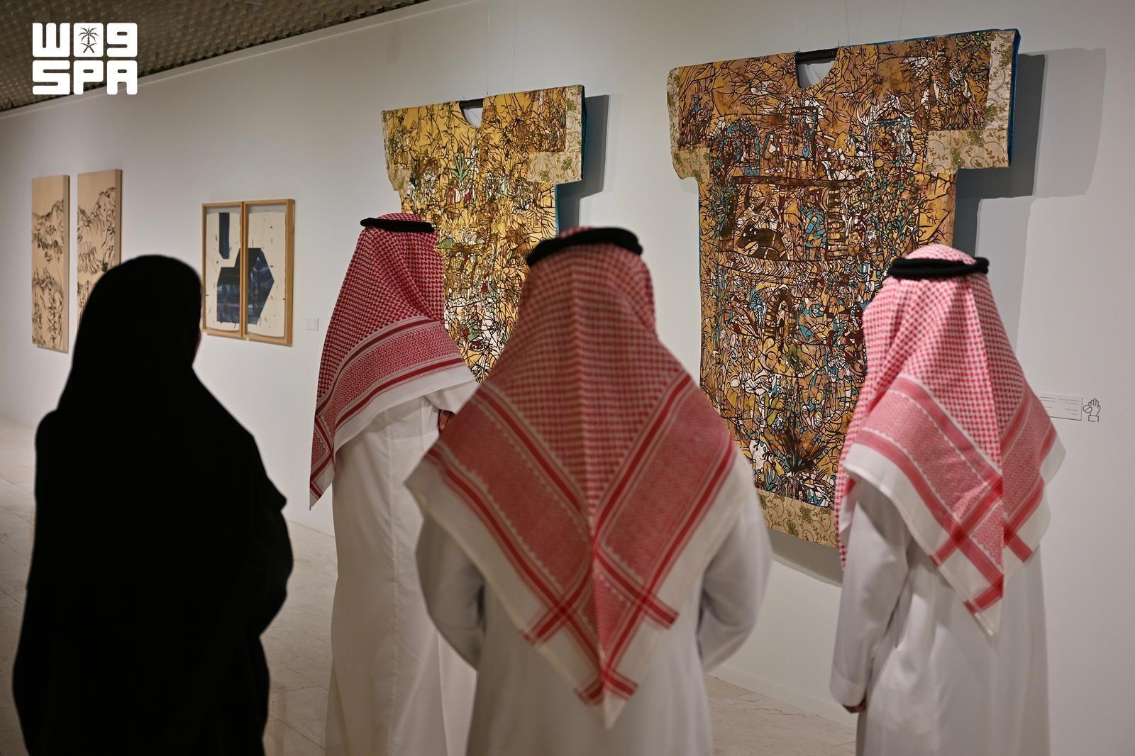 The exhibition features more than 40 works by over 30 Saudi and resident artists, exploring art as a research-driven practice that generates knowledge and fosters experimentation. (SPA)