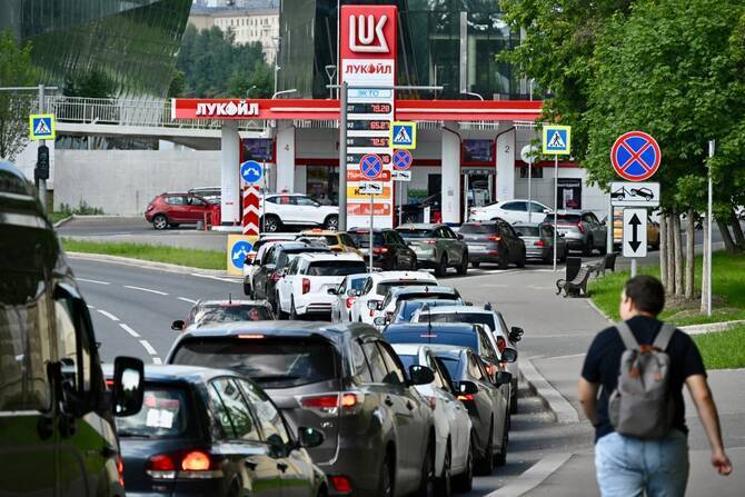 Russia’s government discussed prioritising fuel supplies to vehicles that service large food retail chains, Deputy Prime Minister Alexander Novak said on Wednesday, as the country grapples with nationwide fuel shortages. (AFP/File)