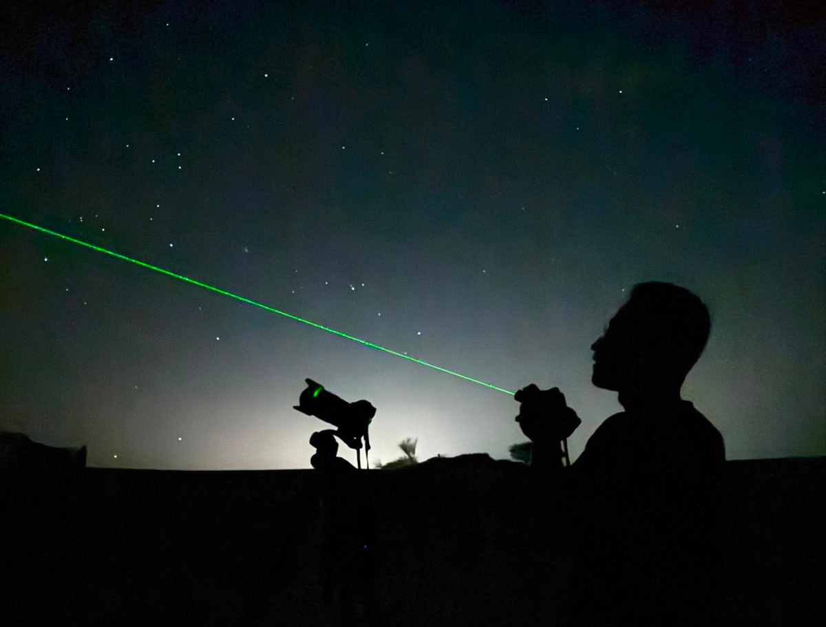 Abdulrahman Rajeh, an astronomy guide at Red Sea Global destinations explaining about stars during a star gazing session in one of RSG destinations. (AN photo: Nada Hameed)