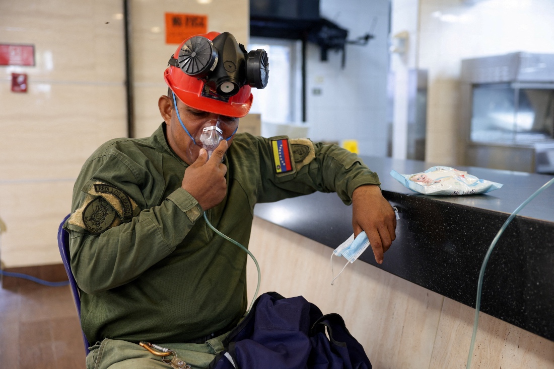 Delayed orders, confusion slowed Venezuelan military’s response to quakes, sources say