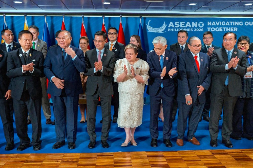 Foreign ministers and deputy foreign ministers from Southeast Asian countries pose for a photo with Philippine Foreign Secretary Theresa Lazaro, center, during the ASEAN Foreign Ministers' Meeting in Pasay, Metro Manila, July 20, 2026. (AFP)